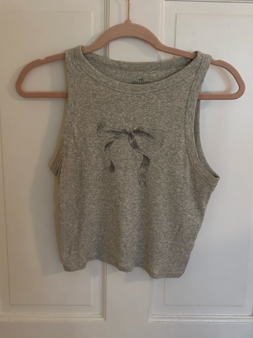 Hollister Gray Ribbed Tank Top with Bow Graphic Size Medium